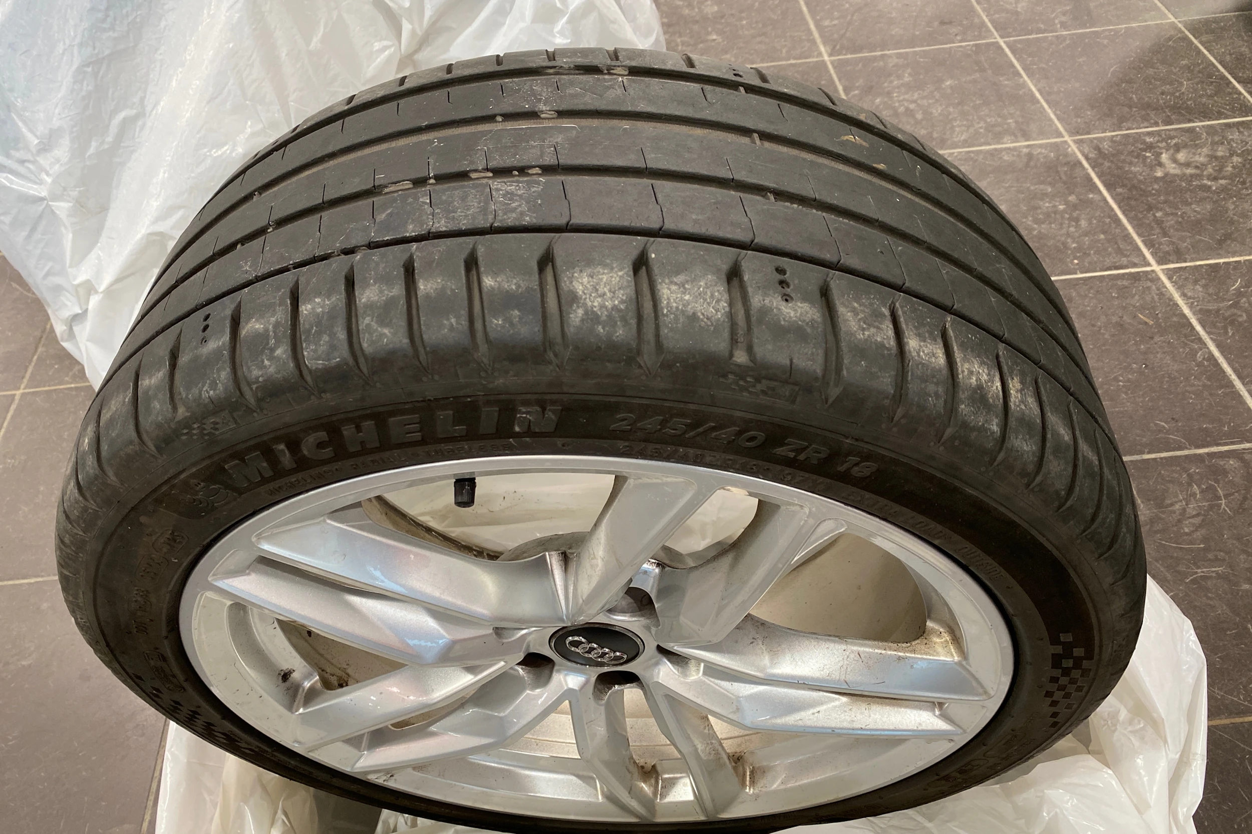 ruskea (beige) Audi A4 2017 kuva 13.