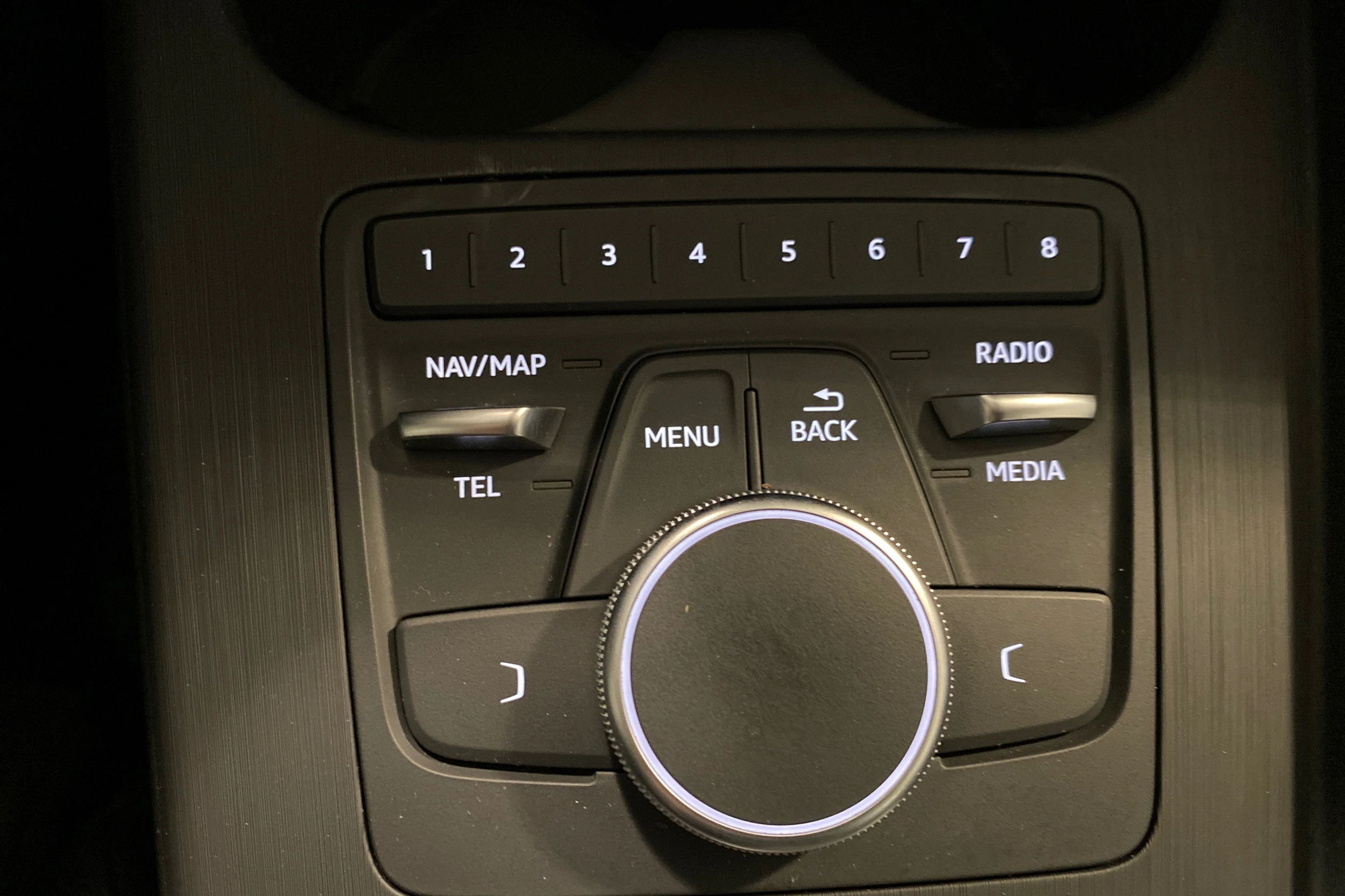 ruskea (beige) Audi A4 2017 kuva 30.