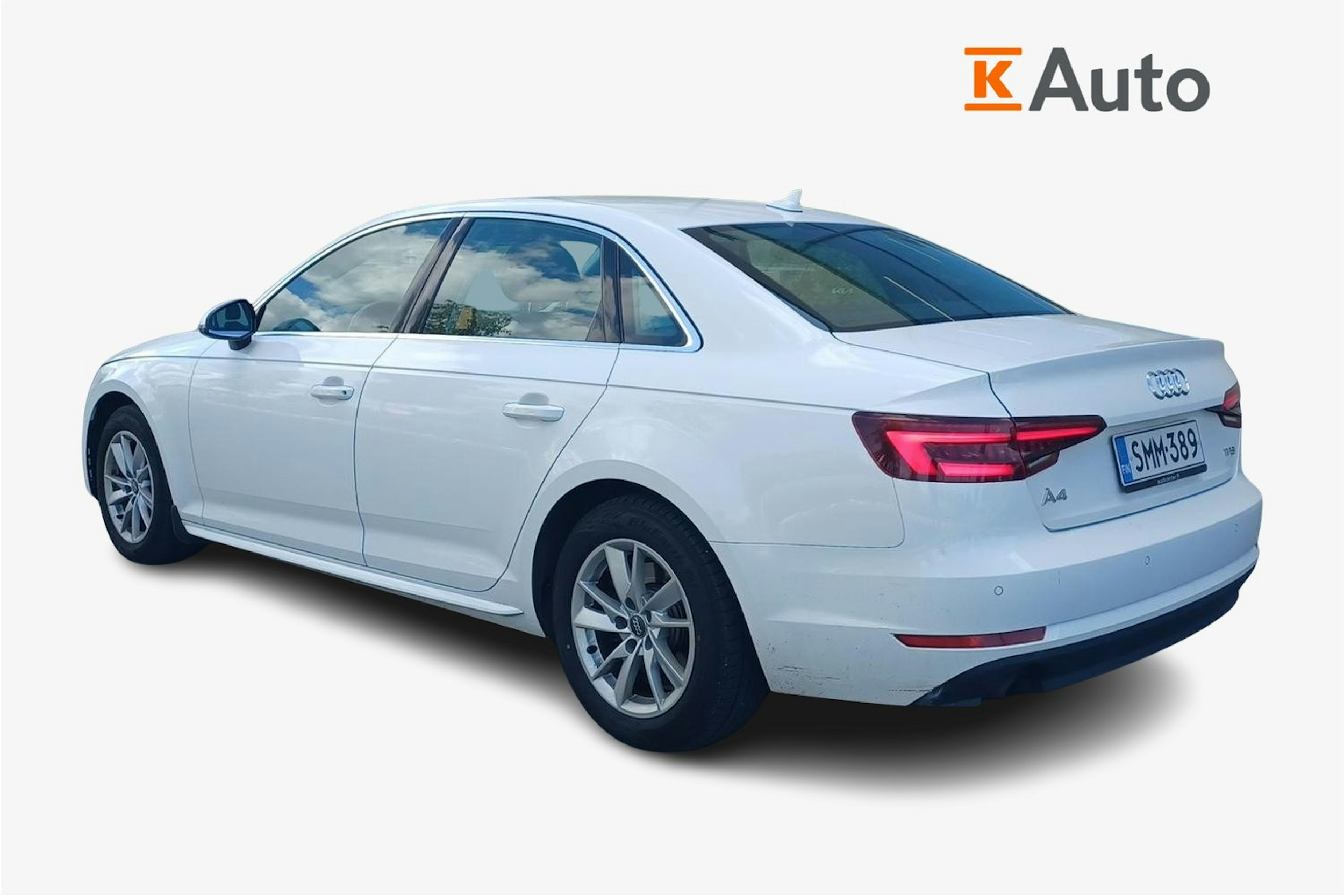 valkoinen Audi A4 2017 kuva 2.