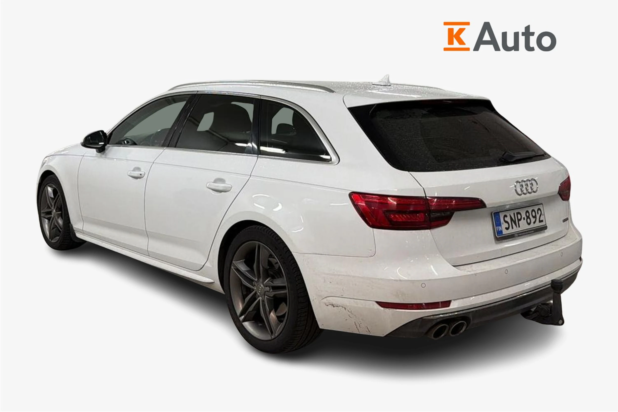 valkoinen Audi A4 2017 kuva 2.