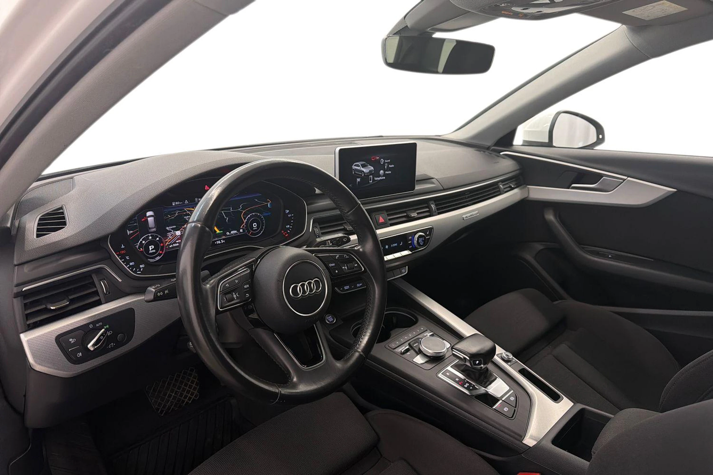 valkoinen Audi A4 2017 kuva 6.