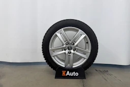 valkoinen Audi A4 2017 kuva 11.