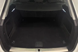 valkoinen Audi A4 2017 kuva 13.