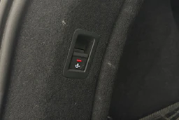 valkoinen Audi A4 2017 kuva 14.