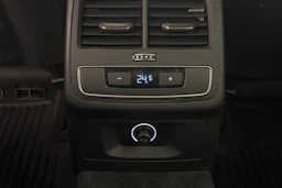 valkoinen Audi A4 2017 kuva 16.