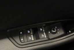 valkoinen Audi A4 2017 kuva 18.