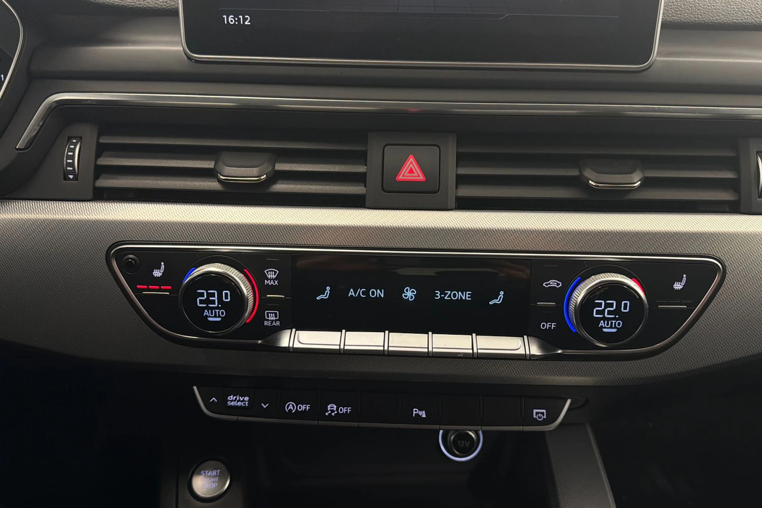valkoinen Audi A4 2017 kuva 24.