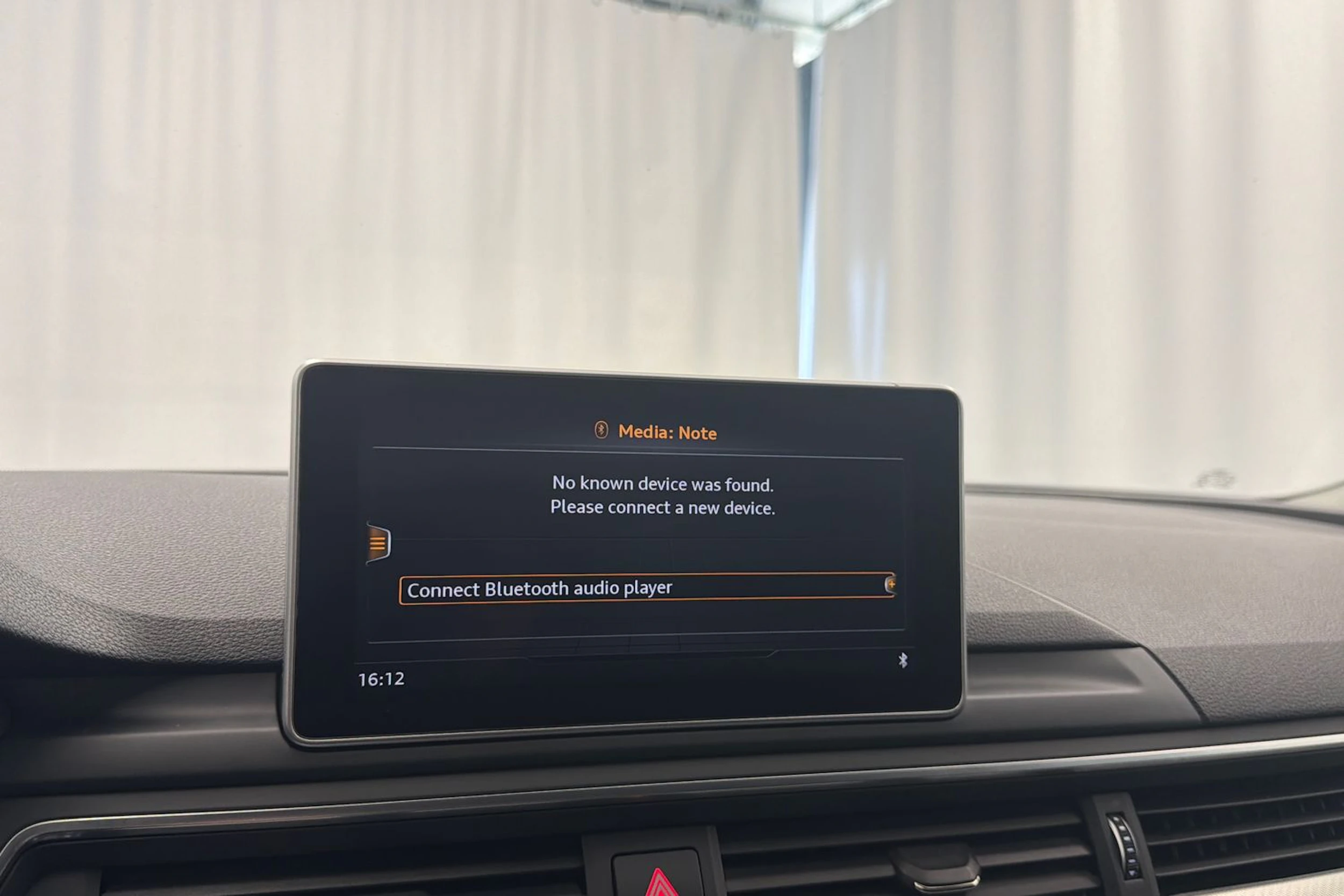 valkoinen Audi A4 2017 kuva 26.