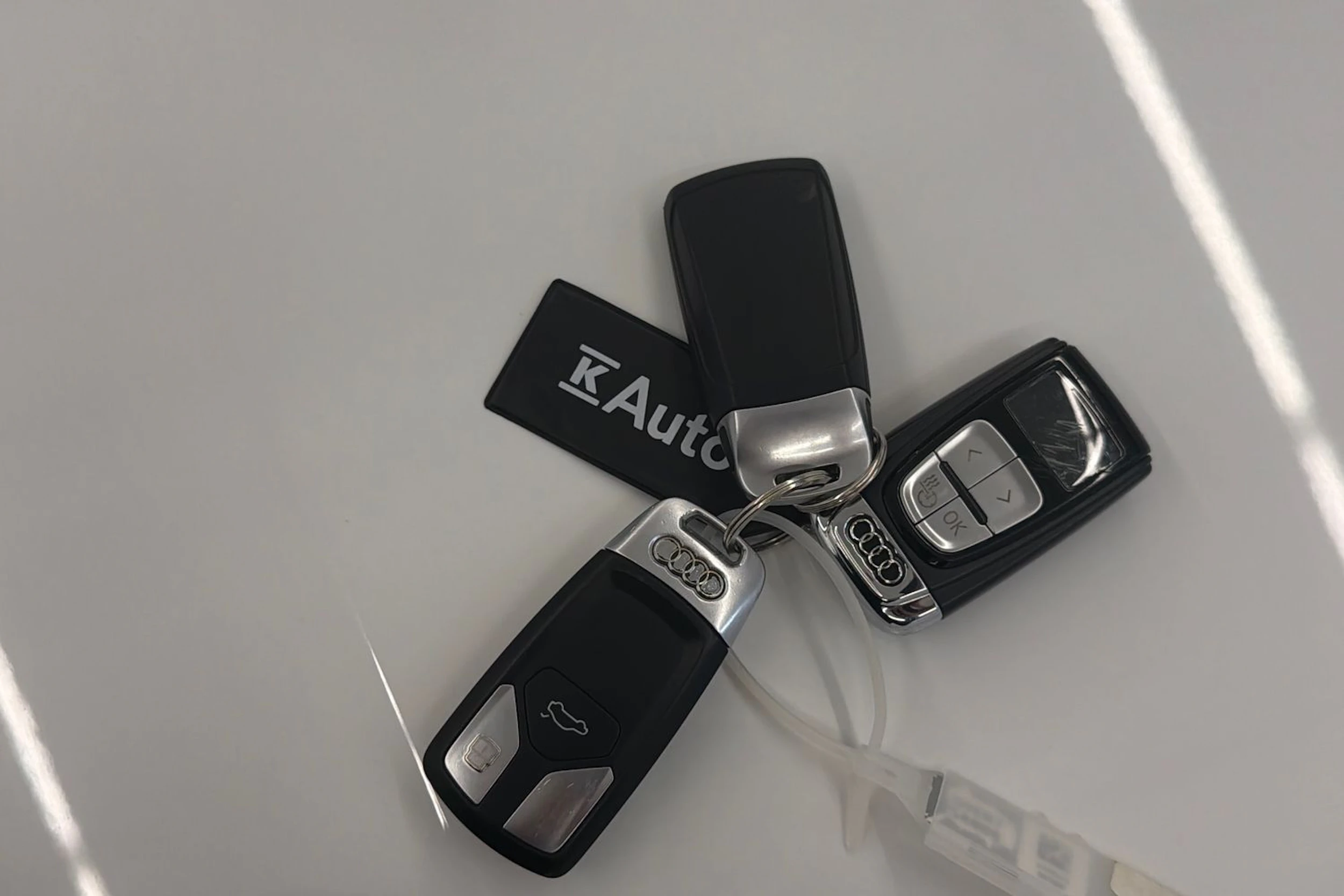 valkoinen Audi A4 2017 kuva 33.