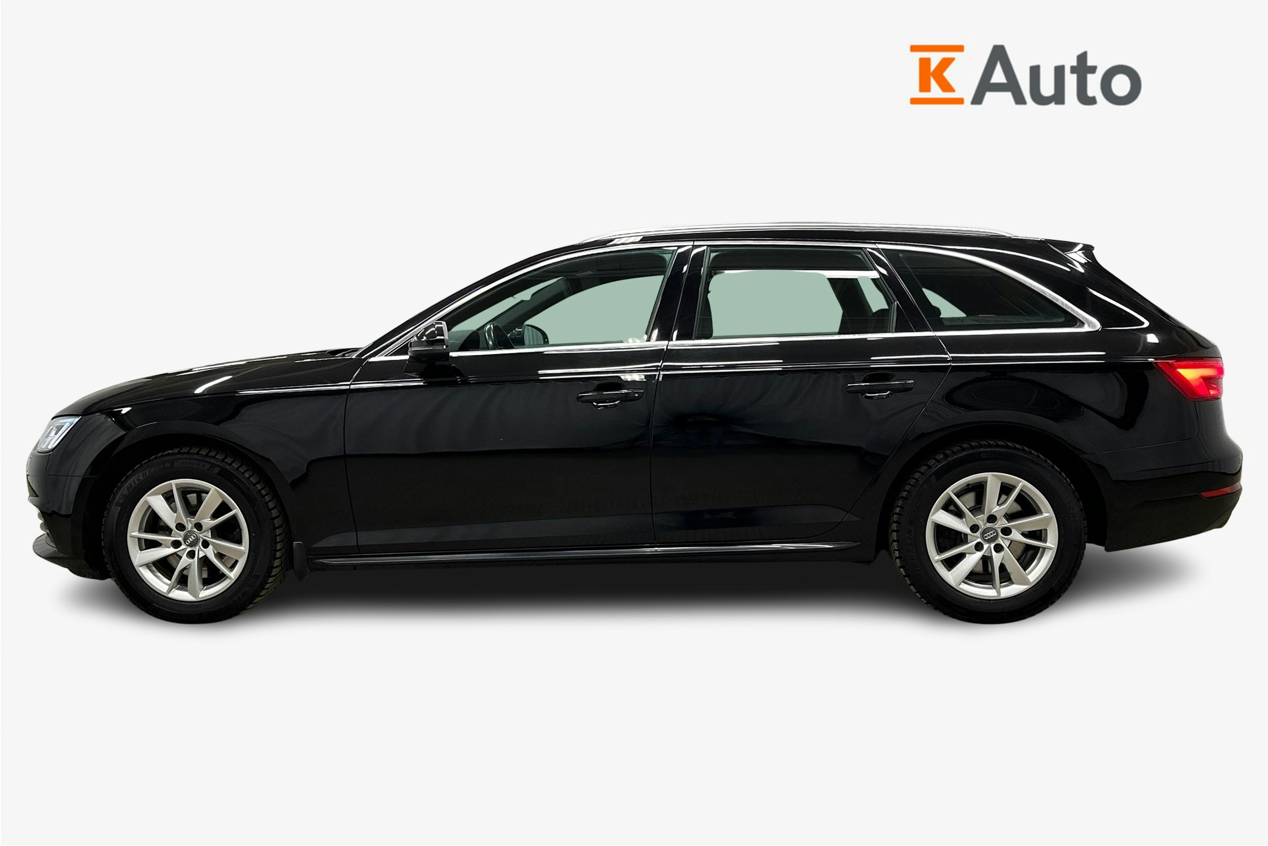 musta Audi A4 2017 kuva 6.