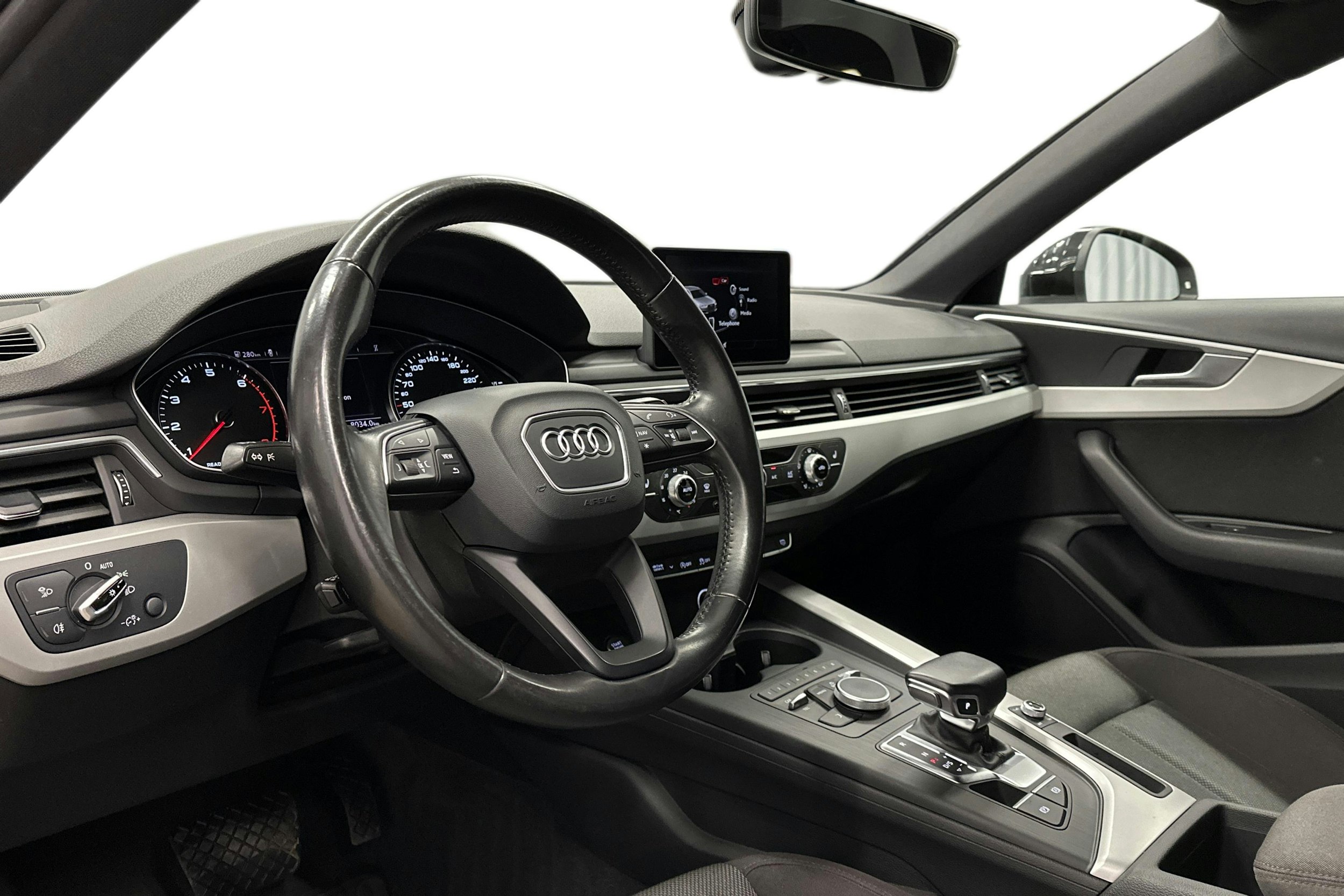 musta Audi A4 2017 kuva 7.