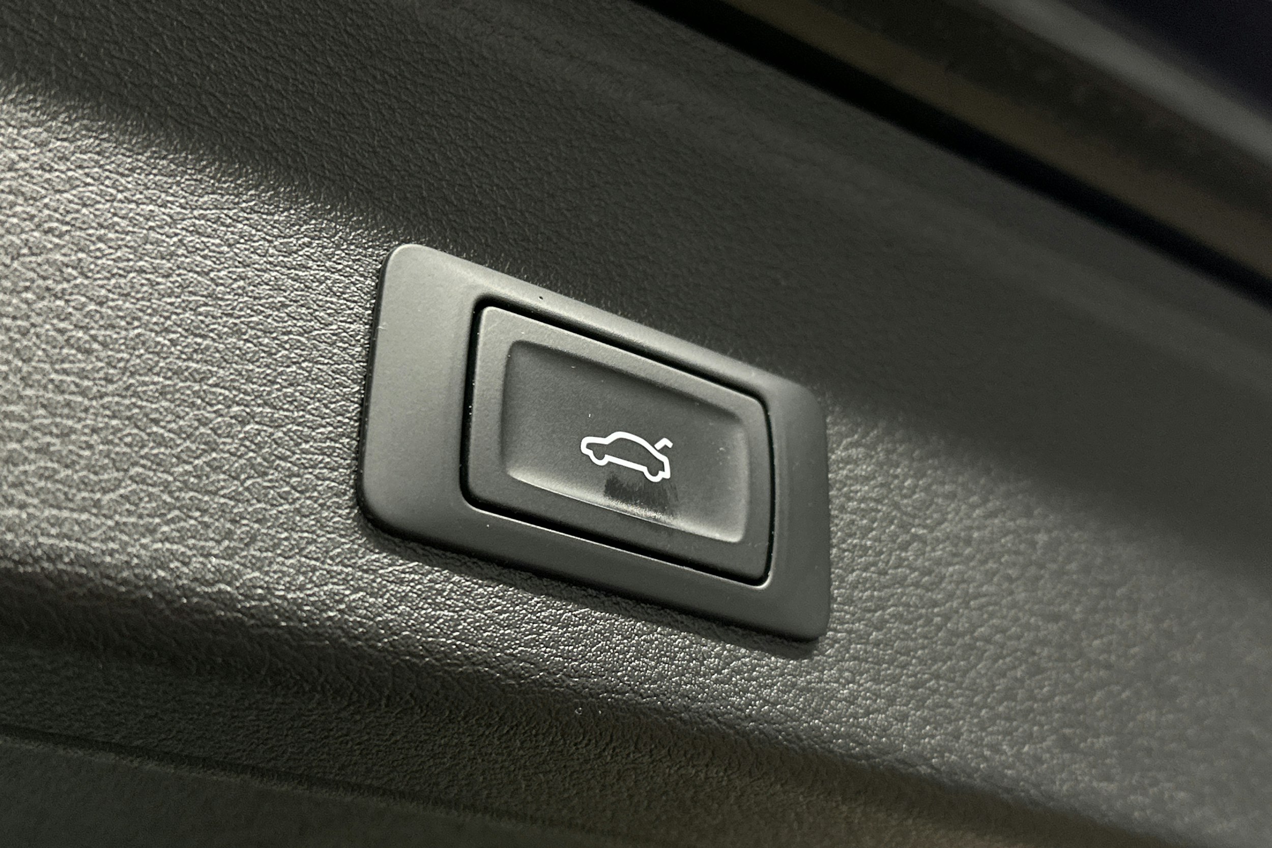 musta Audi A4 2017 kuva 15.