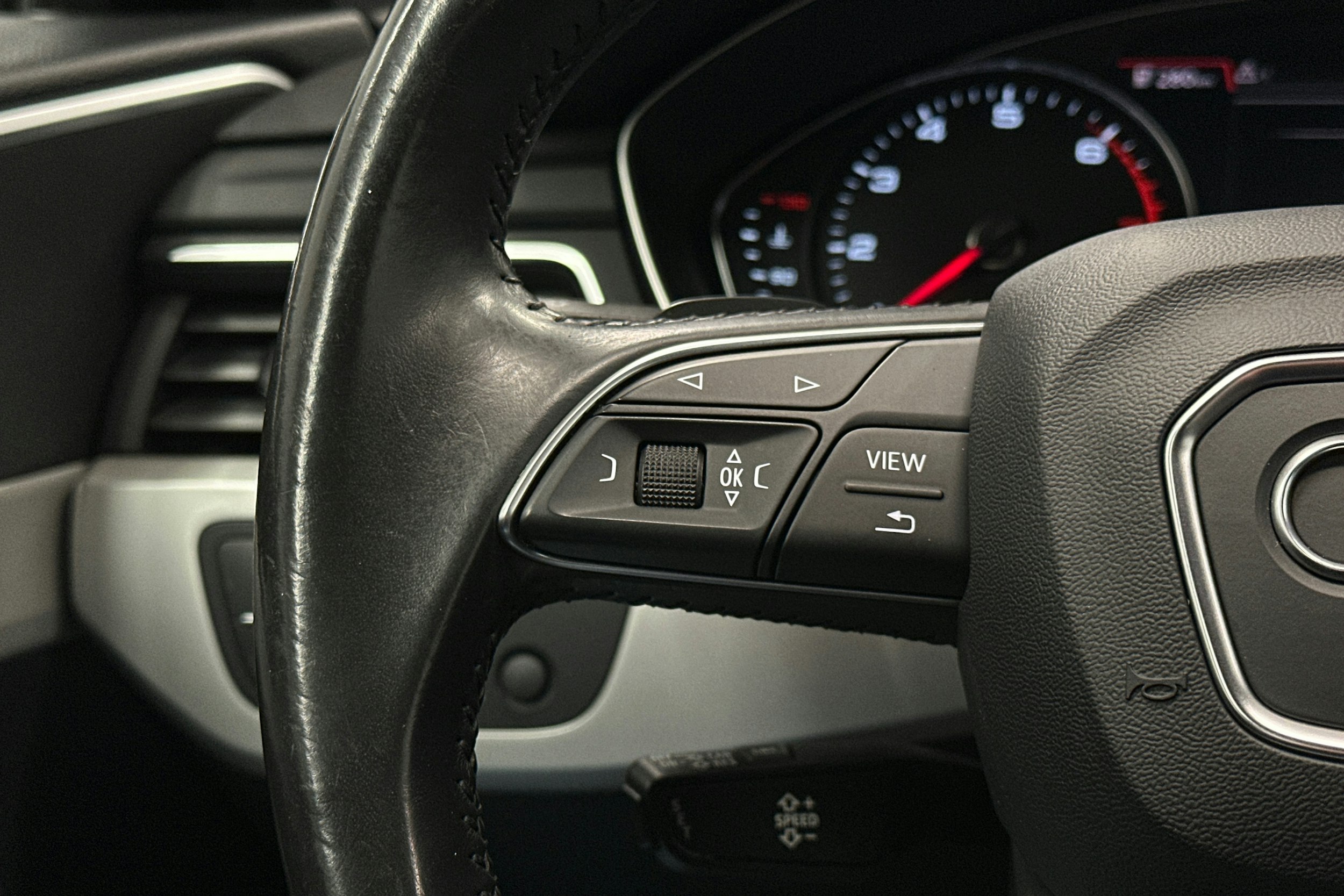 musta Audi A4 2017 kuva 18.