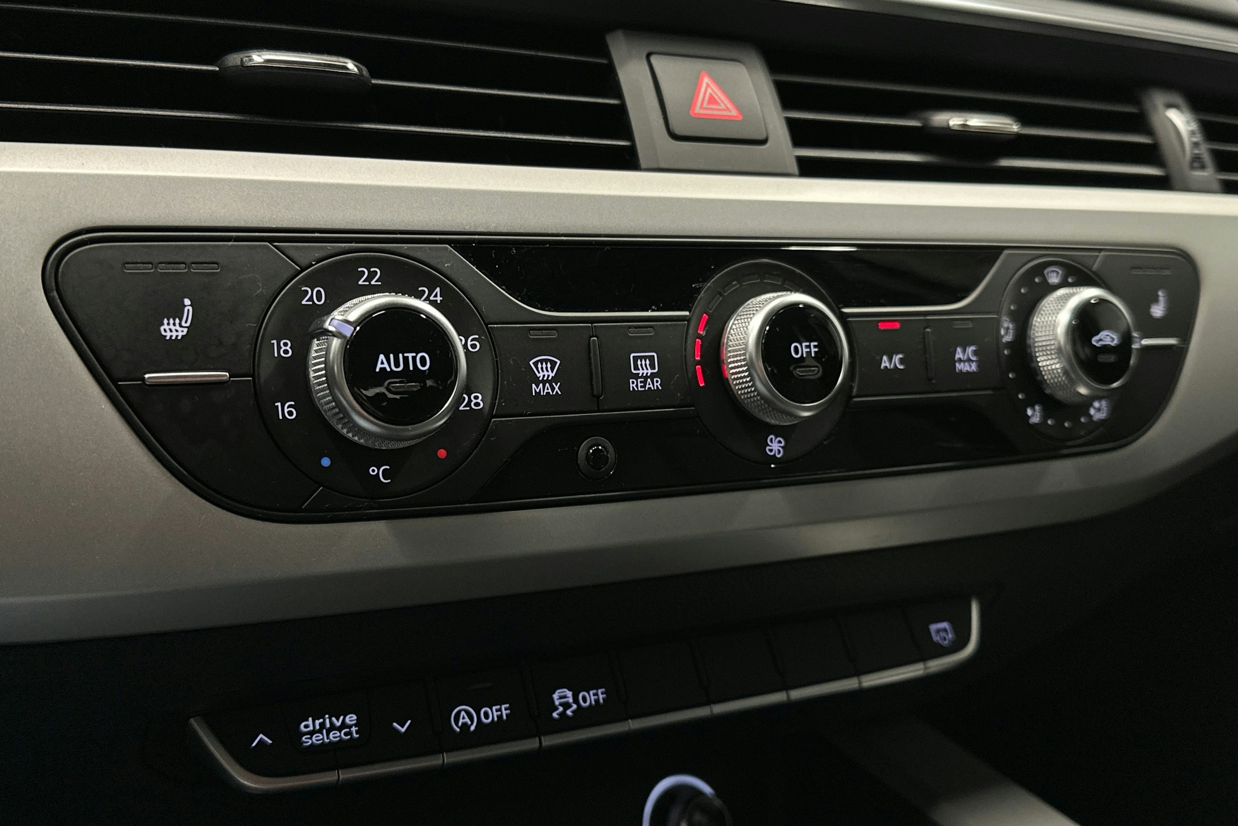 musta Audi A4 2017 kuva 24.