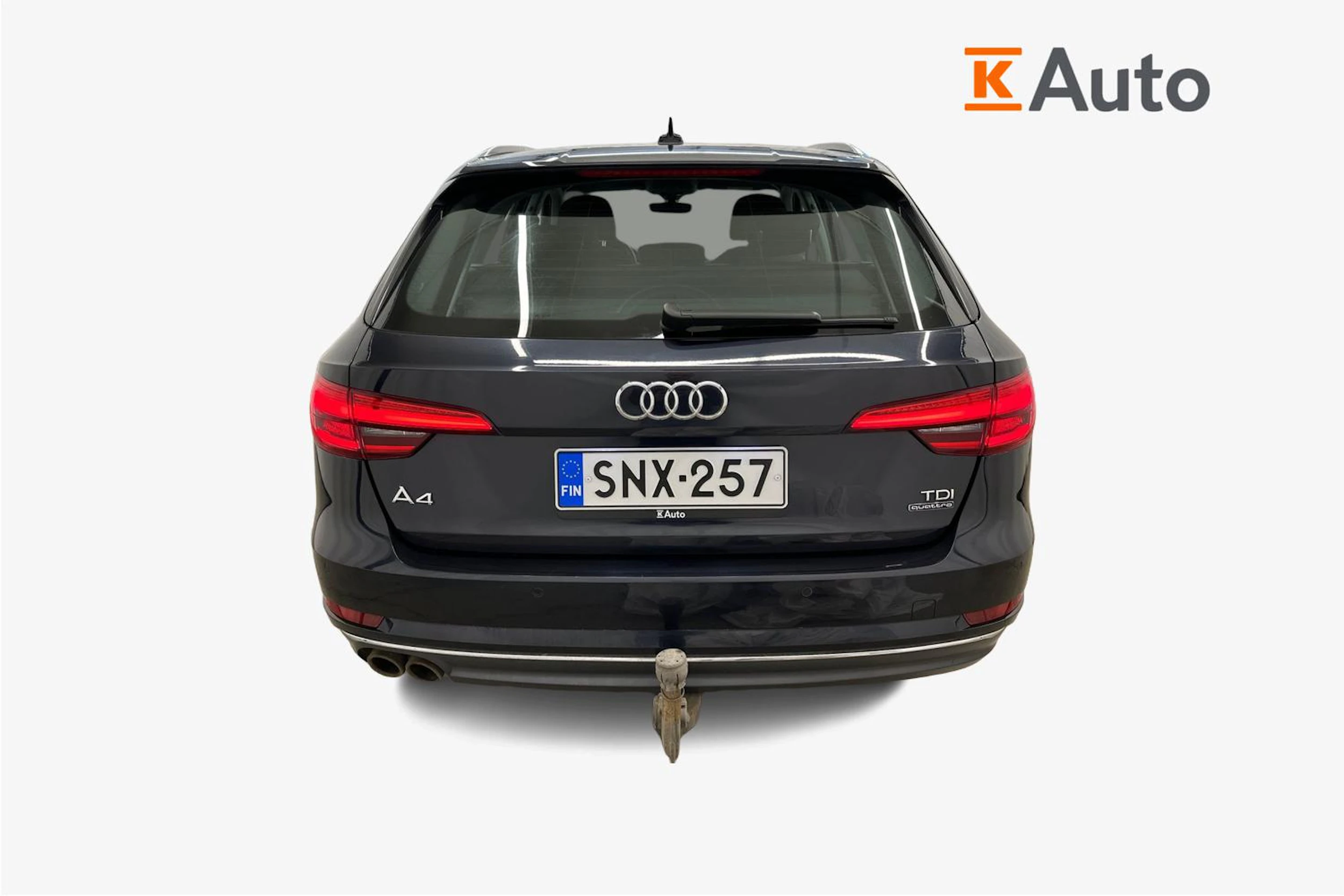 sininen Audi A4 2017 kuva 3.