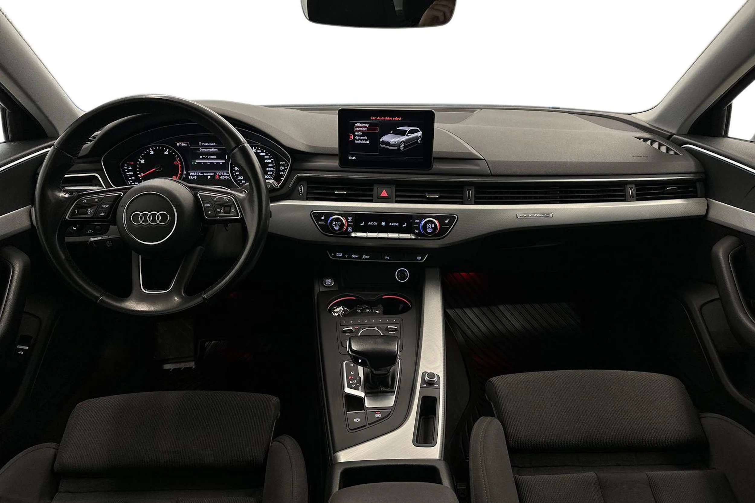 sininen Audi A4 2017 kuva 7.