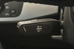sininen Audi A4 2017 kuva 13.