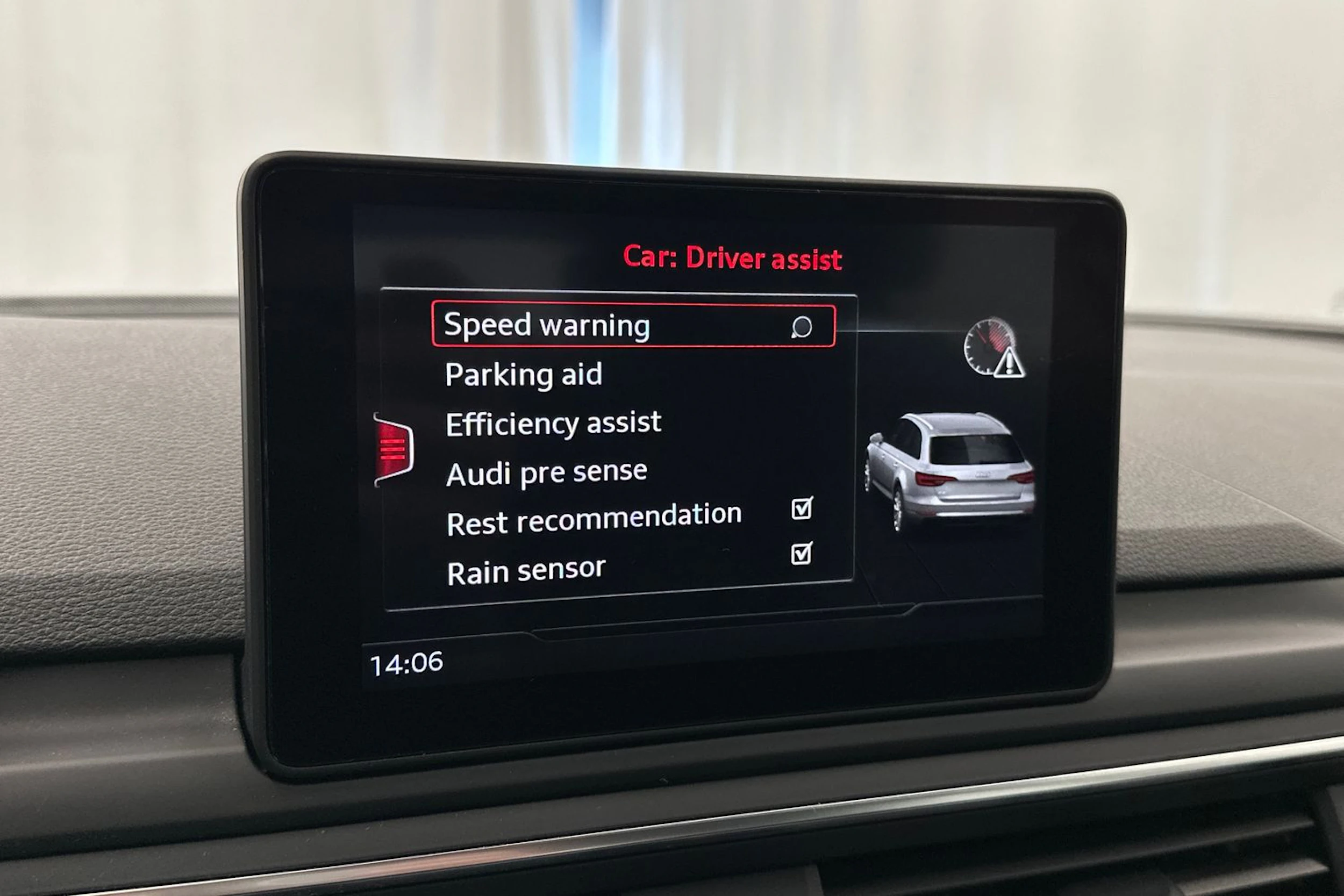 sininen Audi A4 2017 kuva 16.