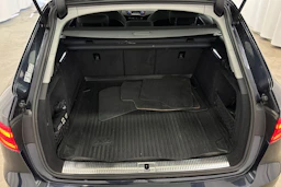 sininen Audi A4 2017 kuva 22.