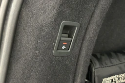sininen Audi A4 2017 kuva 23.