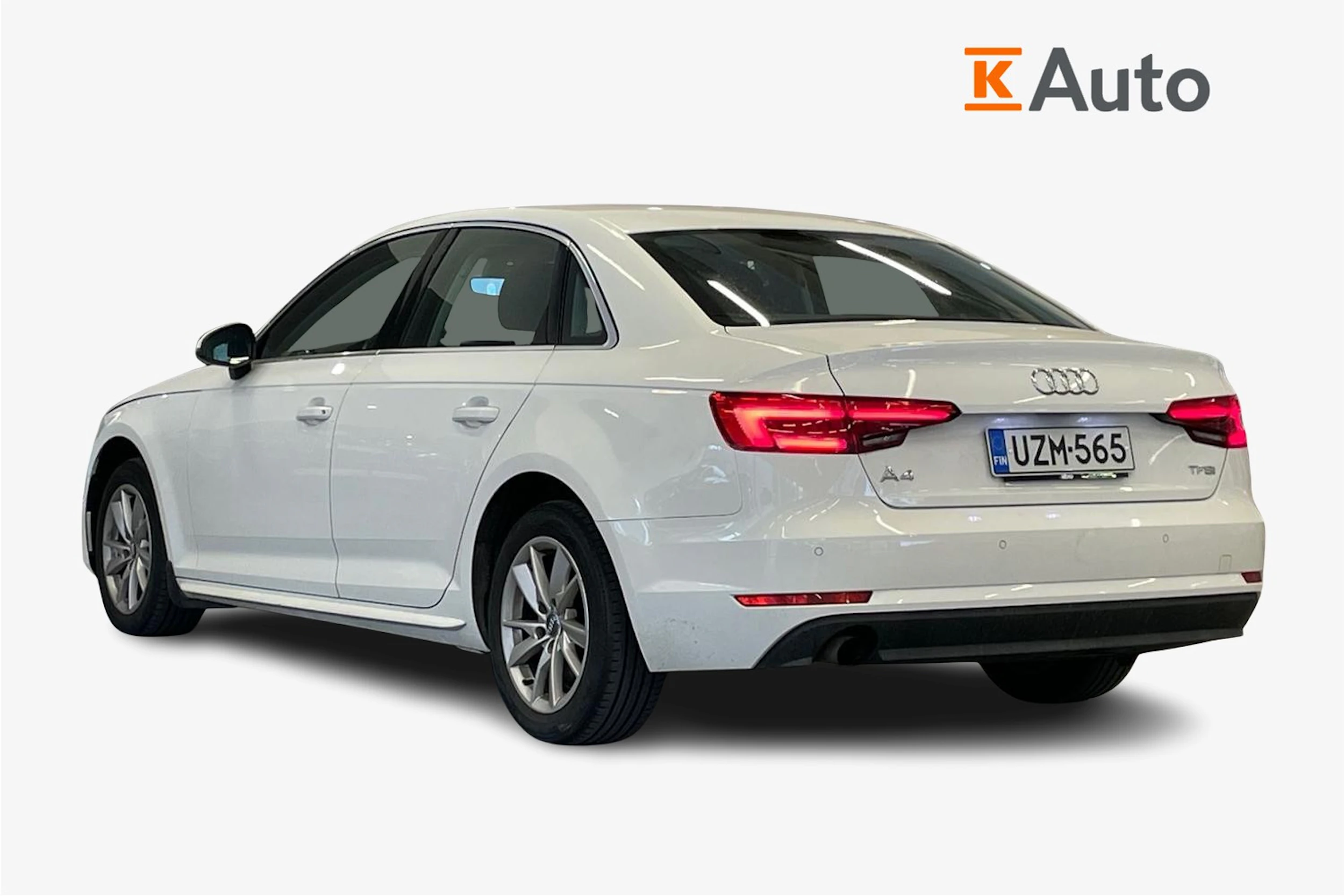 valkoinen Audi A4 2017 kuva 2.