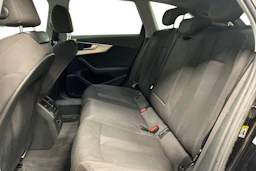 musta Audi A4 2018 kuva 8.