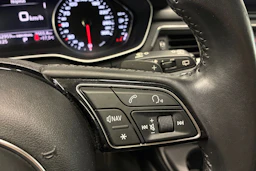 musta Audi A4 2018 kuva 14.
