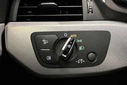 musta Audi A4 2018 kuva 16.