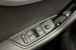 musta Audi A4 2018 kuva 17.