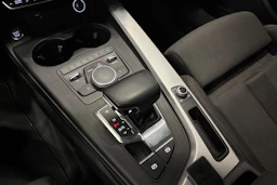 musta Audi A4 2018 kuva 18.