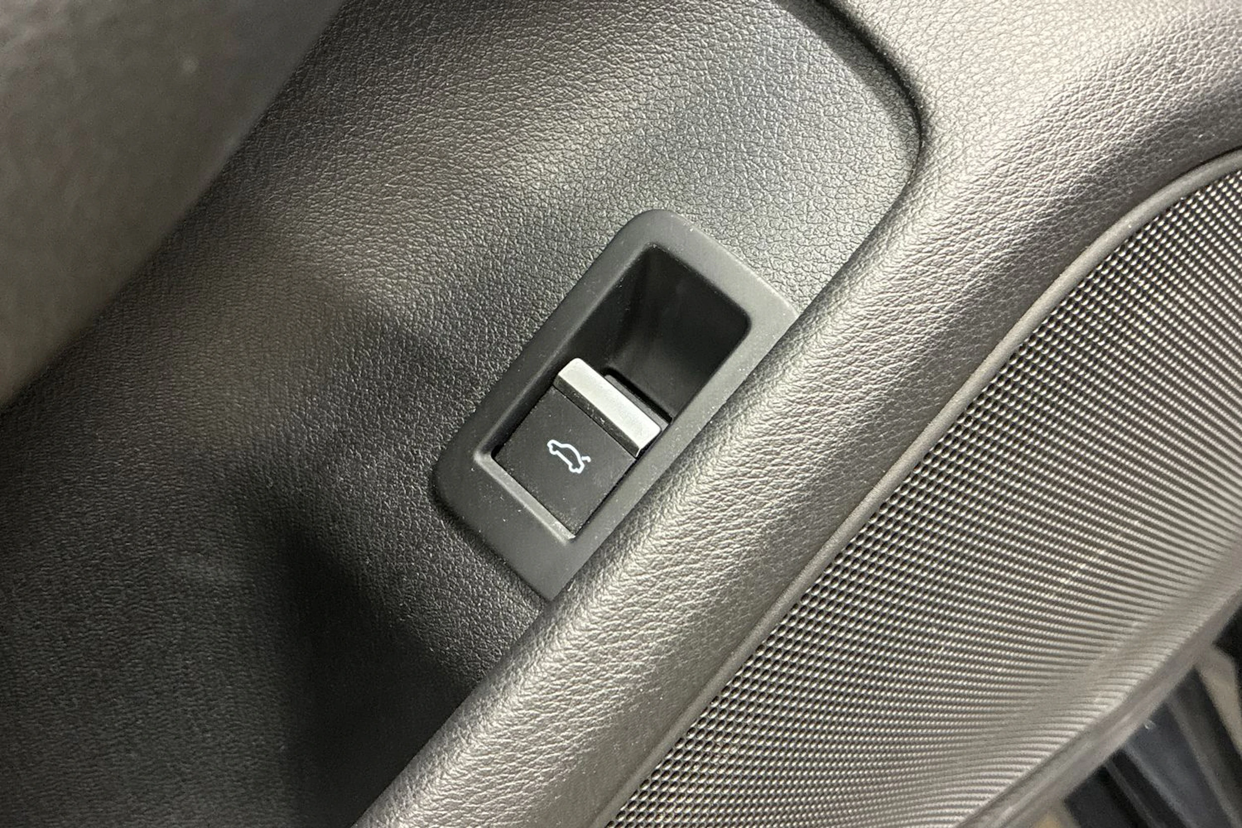 musta Audi A4 2018 kuva 24.