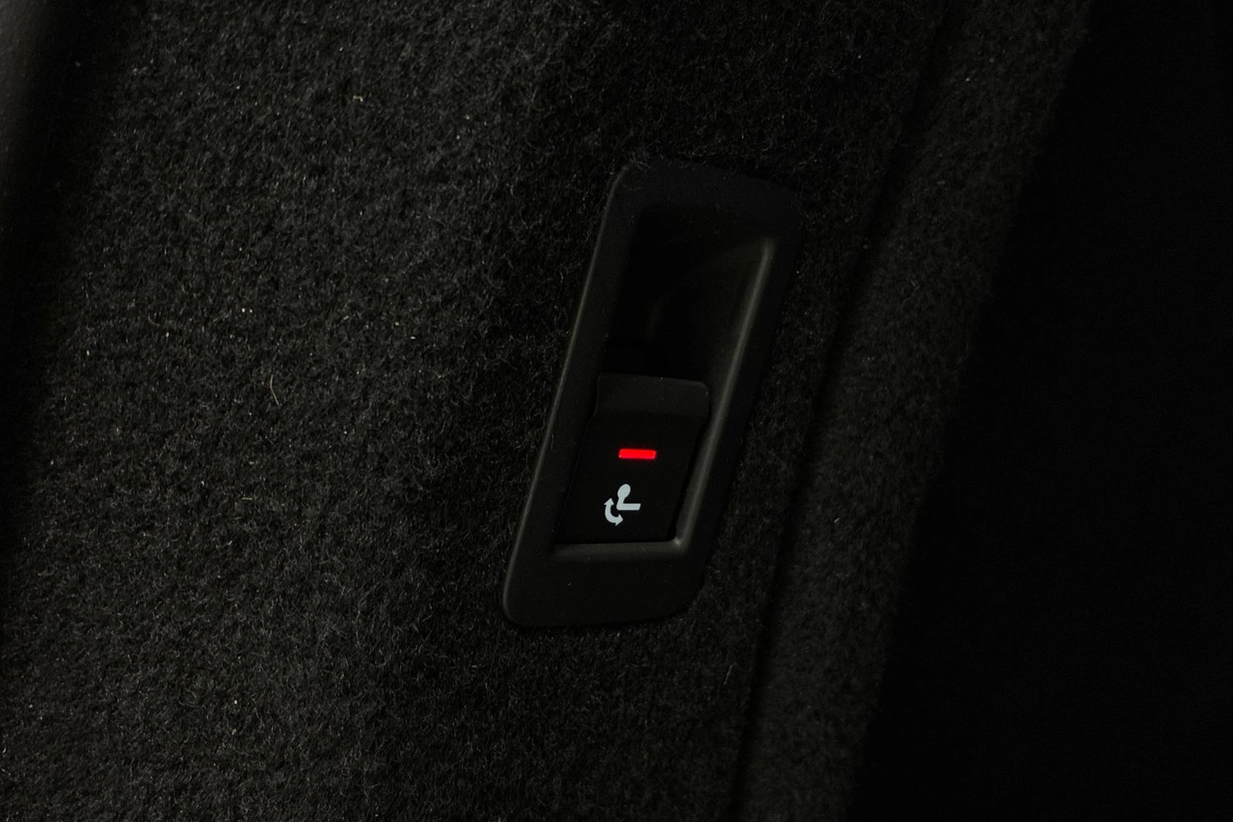 musta Audi A4 2018 kuva 26.