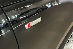 musta Audi A4 2018 kuva 31.