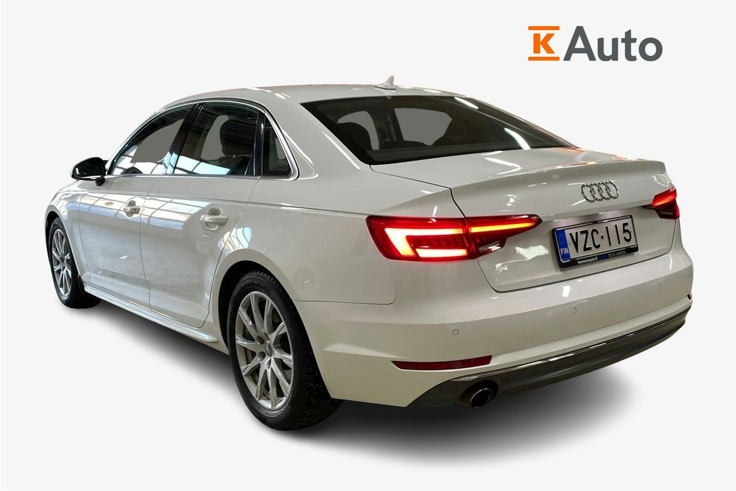 Valkoinen Audi A4 2017 kuva 2.