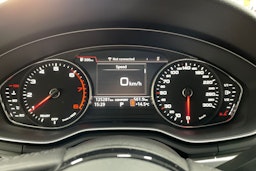 Valkoinen Audi A4 2017 kuva 12.