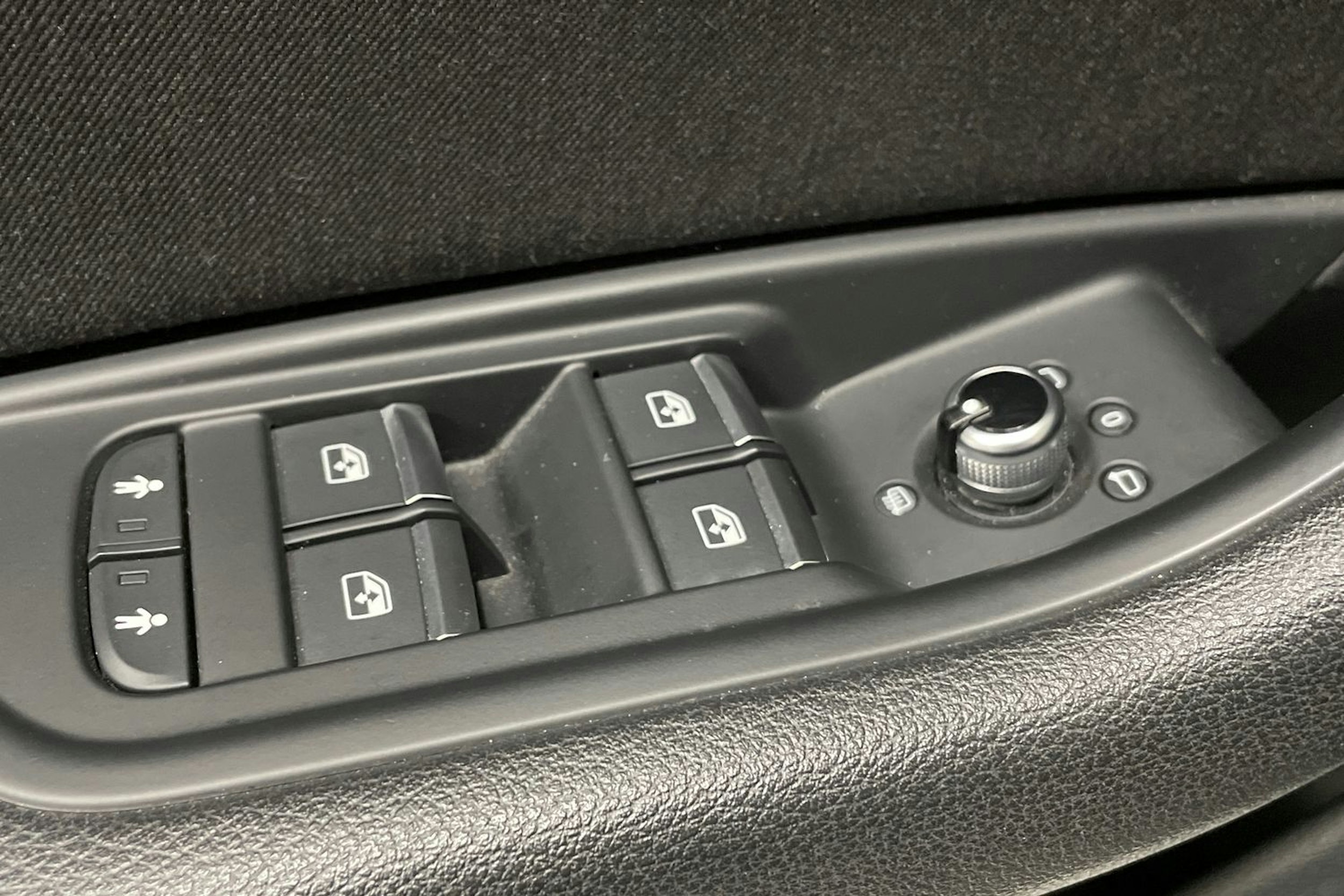 Valkoinen Audi A4 2017 kuva 16.