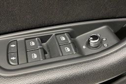 Valkoinen Audi A4 2017 kuva 16.