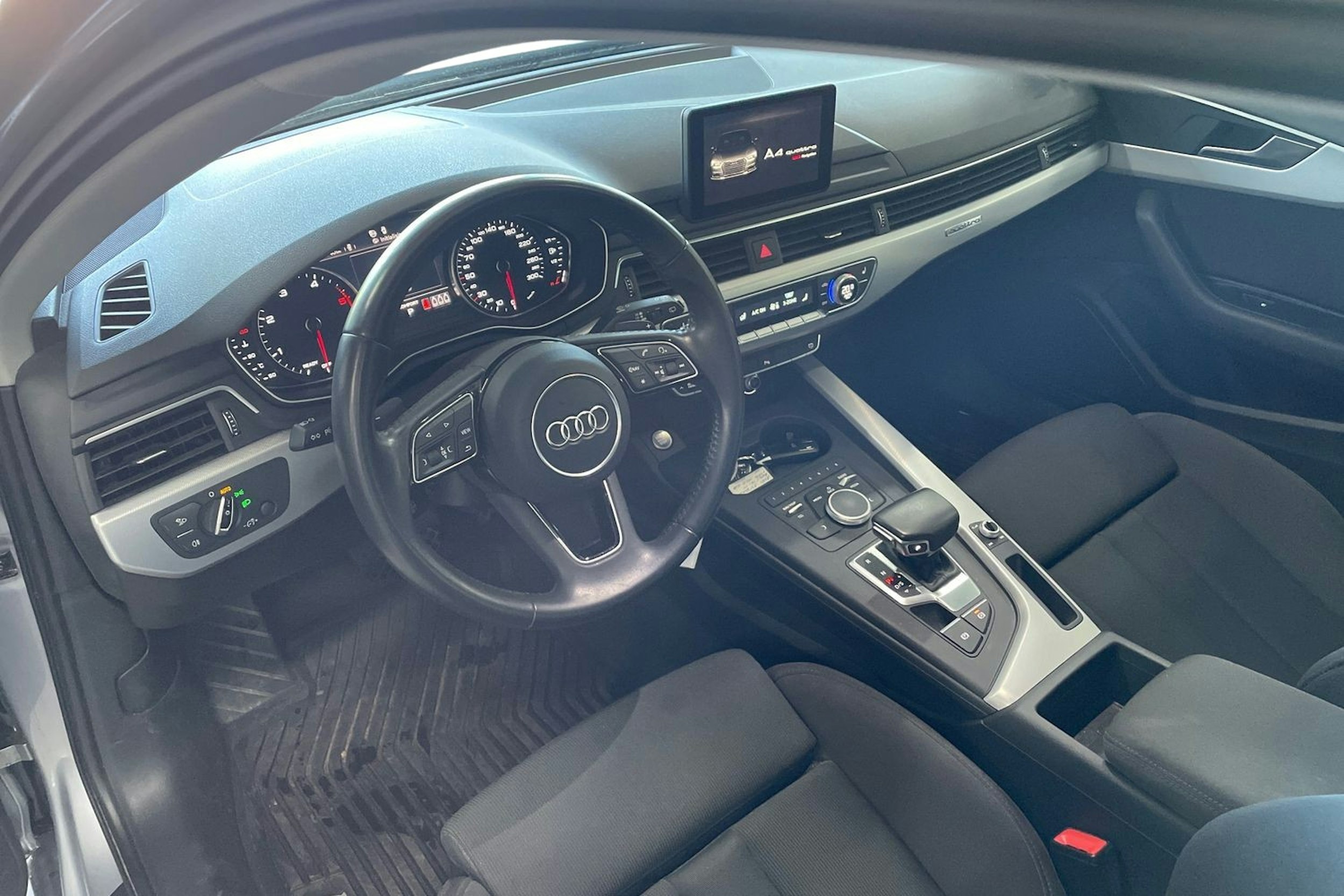 Hopea Audi A4 2017 kuva 3.