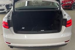 Valkoinen Audi A4 2017 kuva 19.