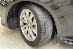 musta Audi A4 2017 kuva 10.