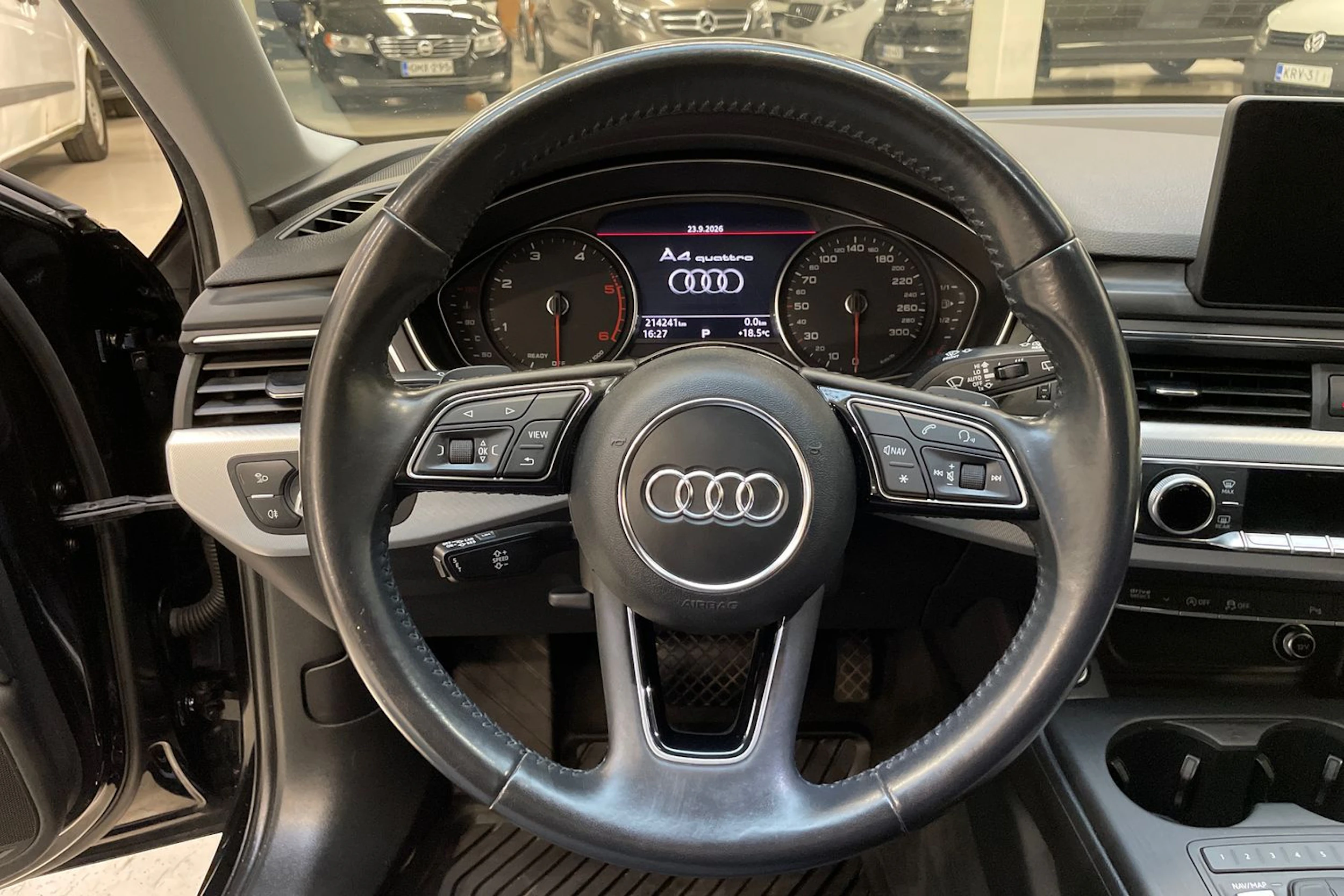 musta Audi A4 2017 kuva 13.