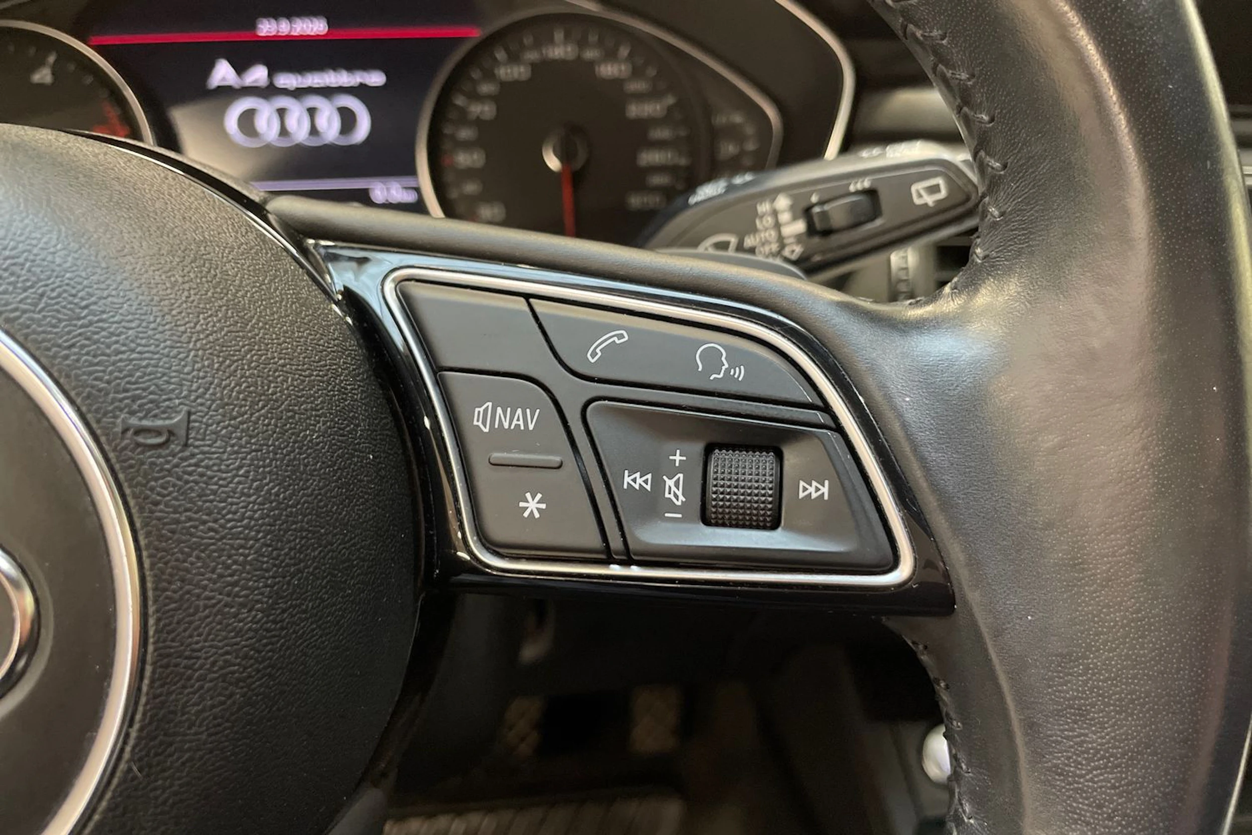 musta Audi A4 2017 kuva 15.