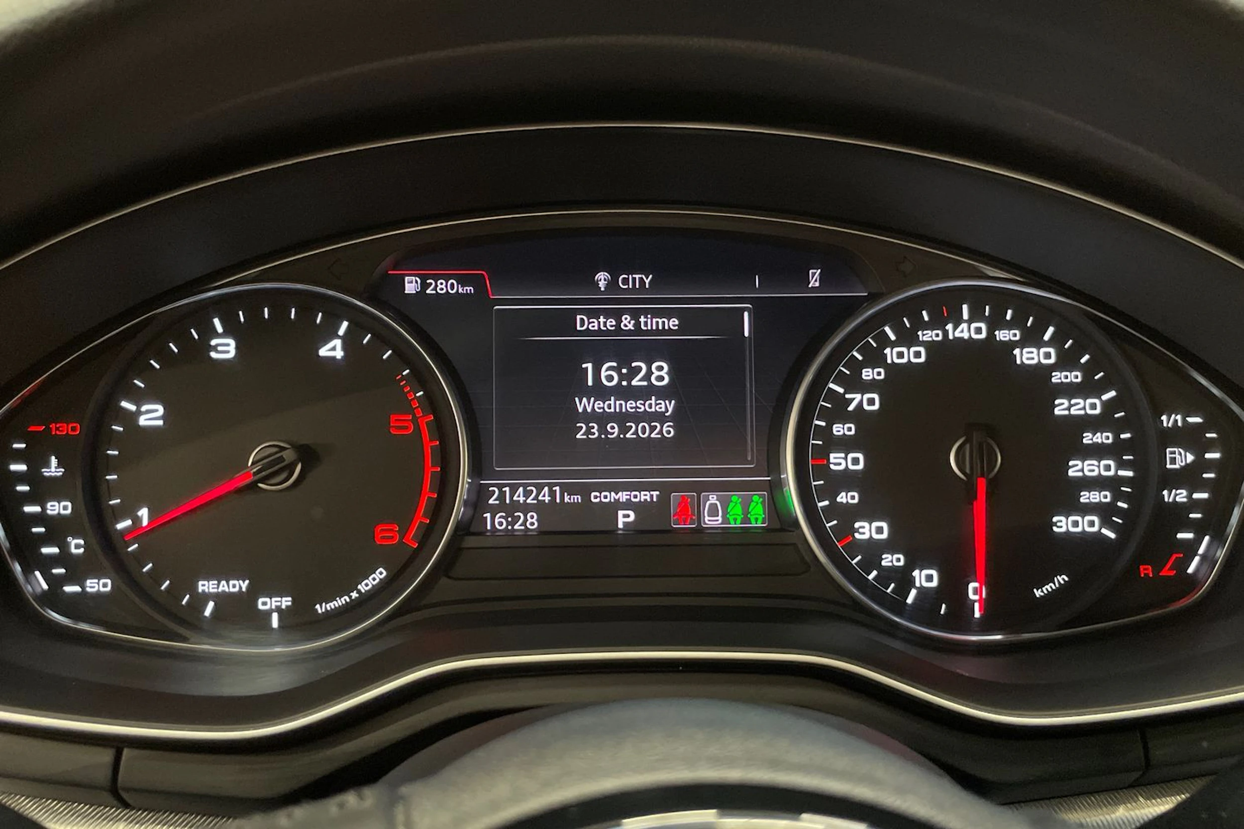 musta Audi A4 2017 kuva 17.