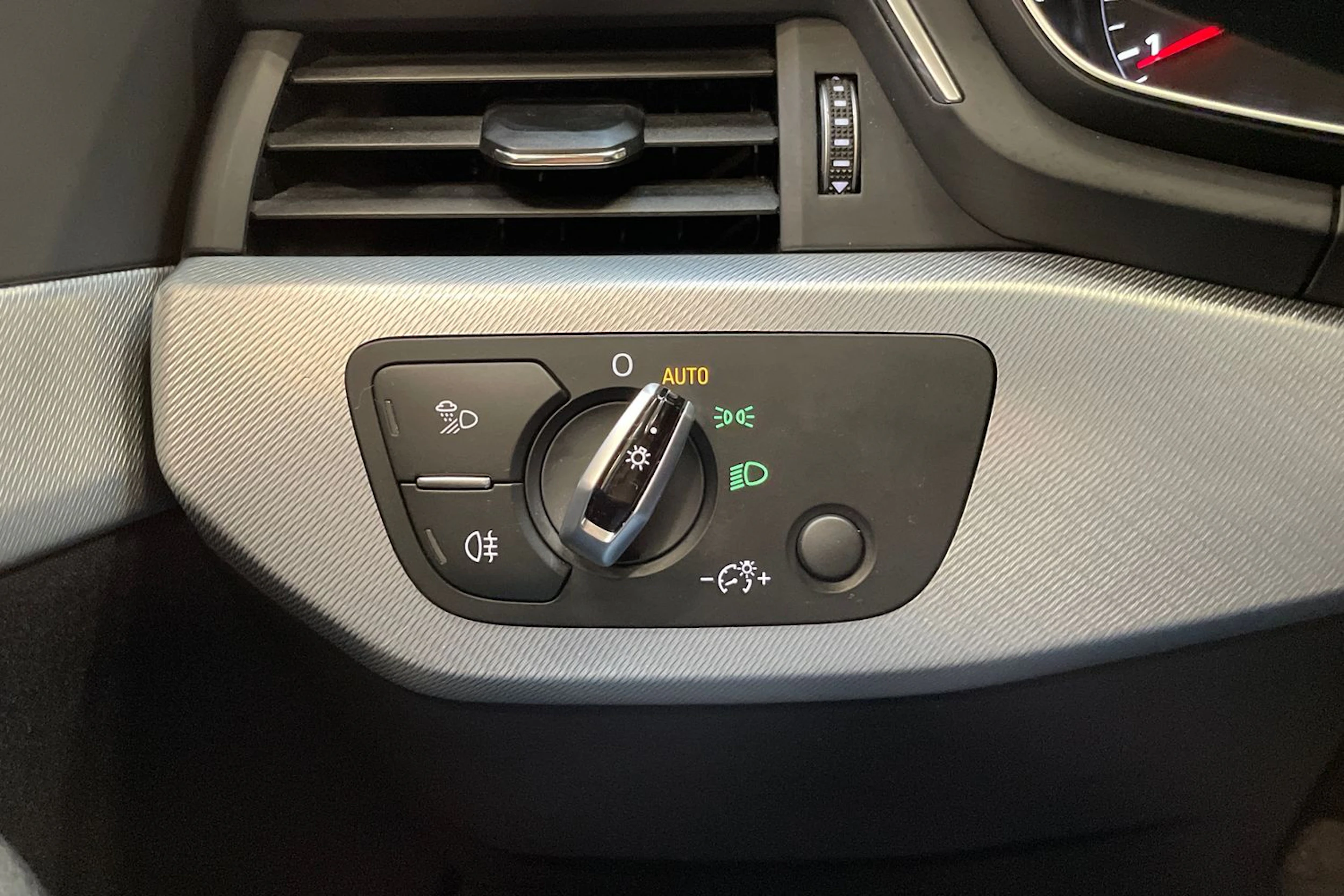 musta Audi A4 2017 kuva 28.