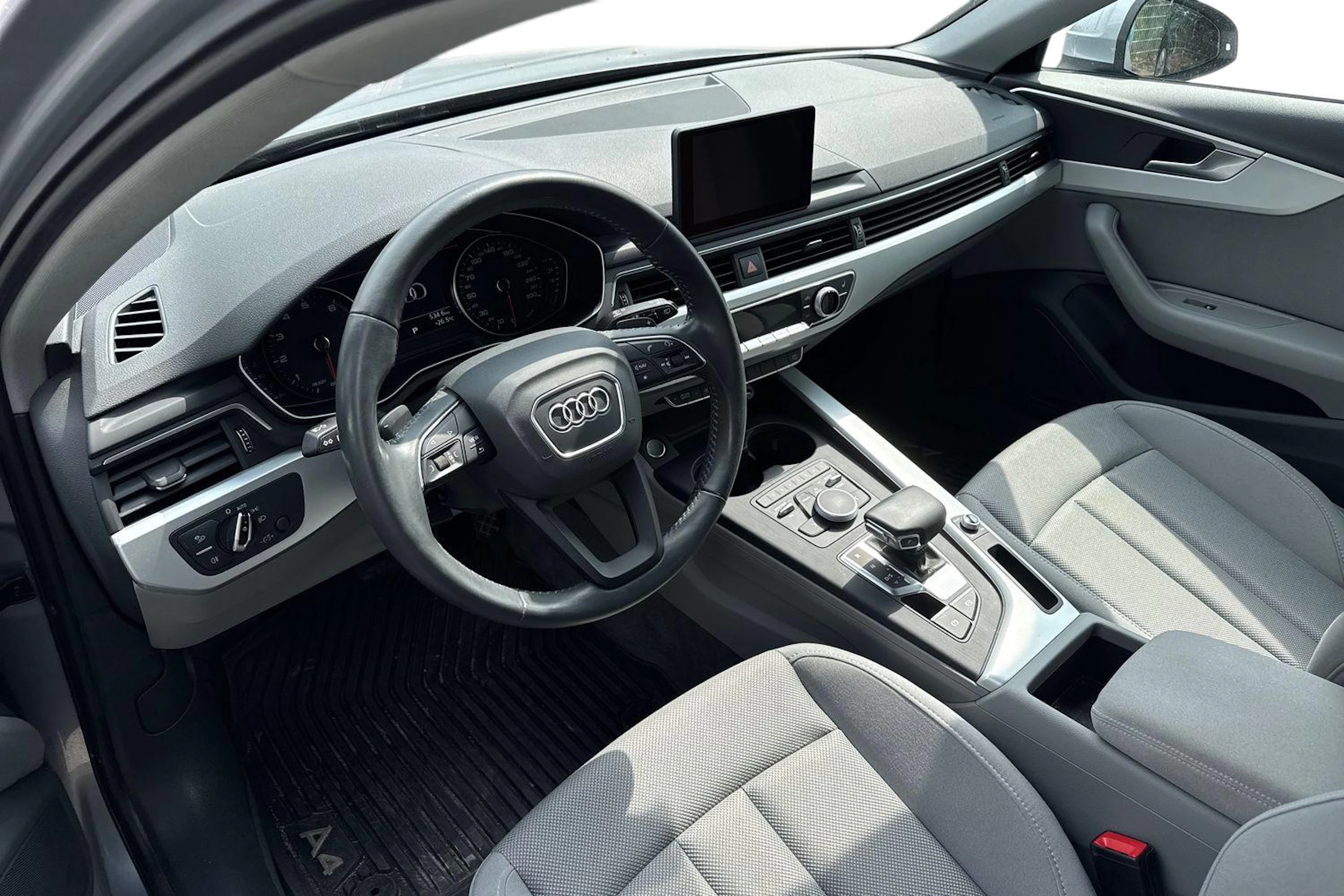 hopea Audi A4 2017 kuva 3.