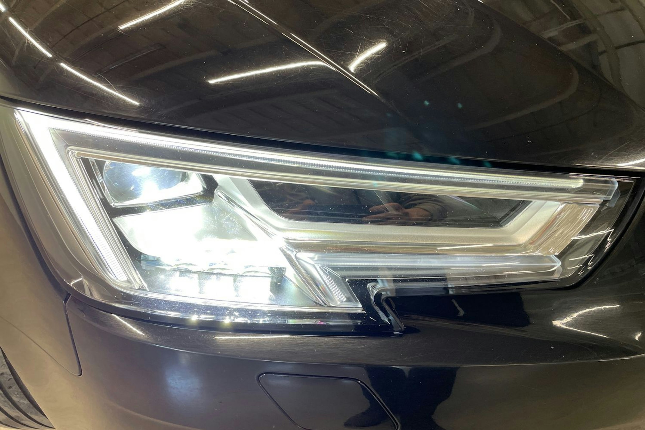 Musta Audi A4 2017 kuva 14.