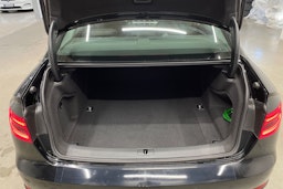 Musta Audi A4 2017 kuva 15.