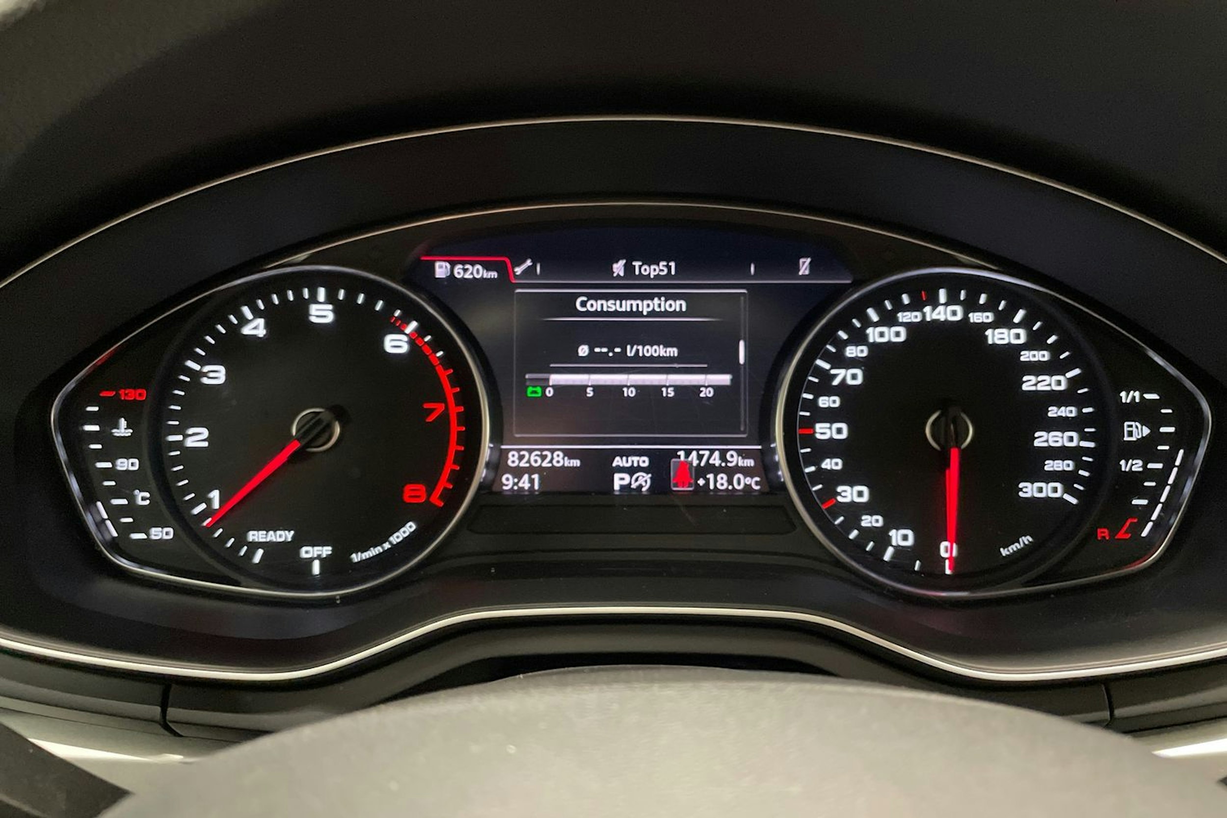 Musta Audi A4 2017 kuva 16.