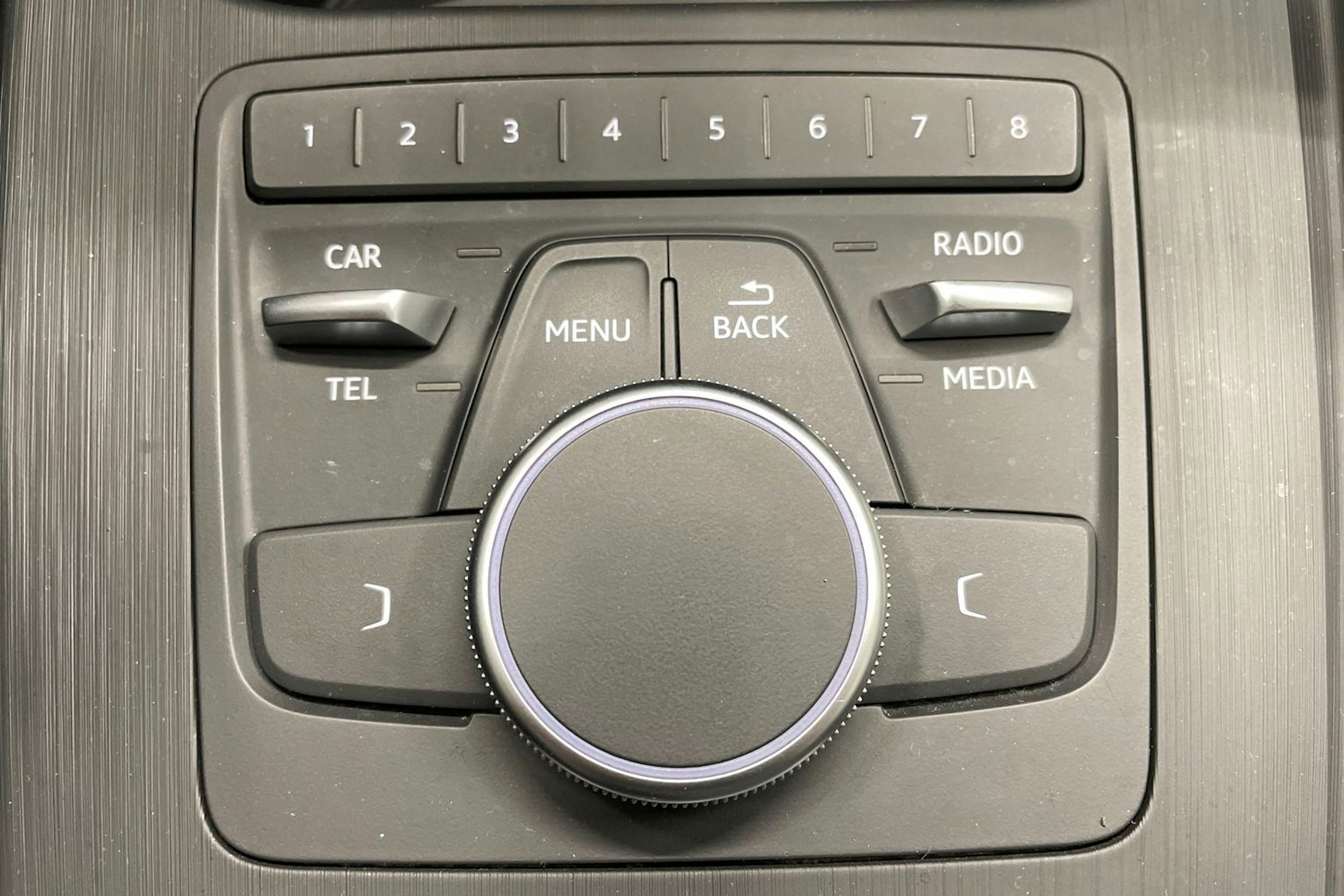 Musta Audi A4 2017 kuva 19.
