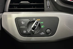 musta Audi A4 2017 kuva 16.